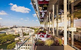 So/ Paris Hotel